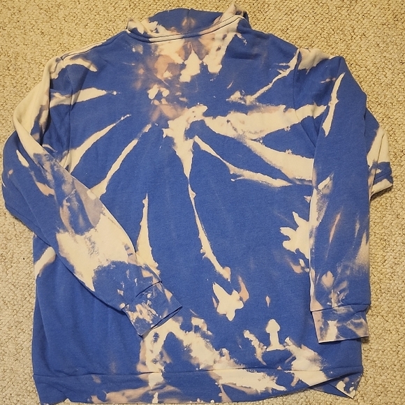 Giant hoodie - Picture 2 of 3